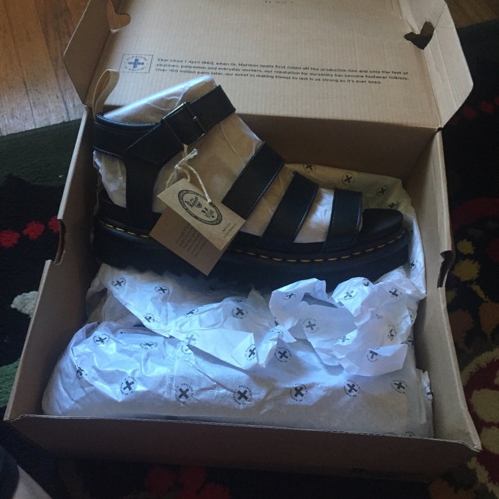DR.MARTENS vegan blaire black sandals